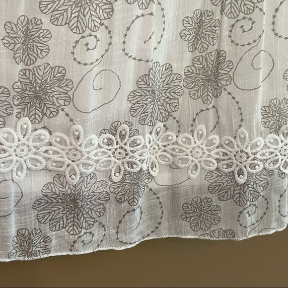 J Gee White Floral Embroidered Lace Spaghetti Strap Mini Shift Dress - Picture 3 of 11